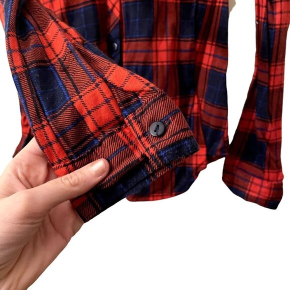 Red and blue checkered long sleeved button down top comfortable casual buttons - Picture 3 of 3